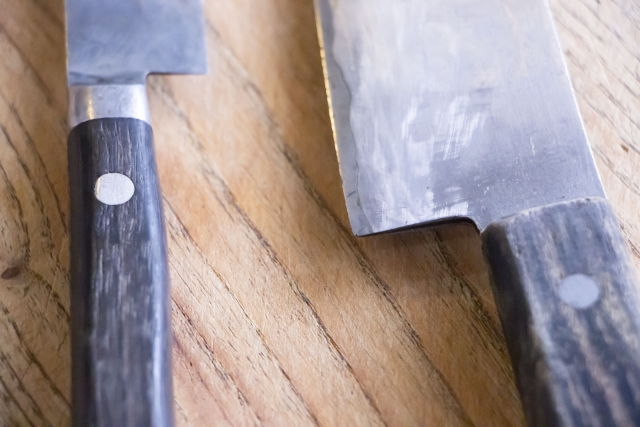 包丁修理は宅配サービスが便利！｜包丁の歪みと柄の交換について ふくべ鍛冶